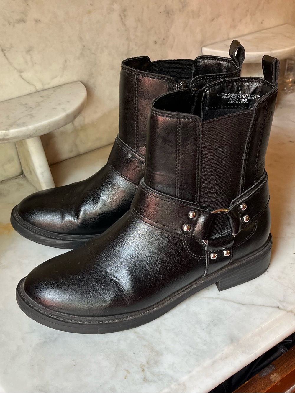 Old Navy Faux-Leather Moto Boot Black - Size 8